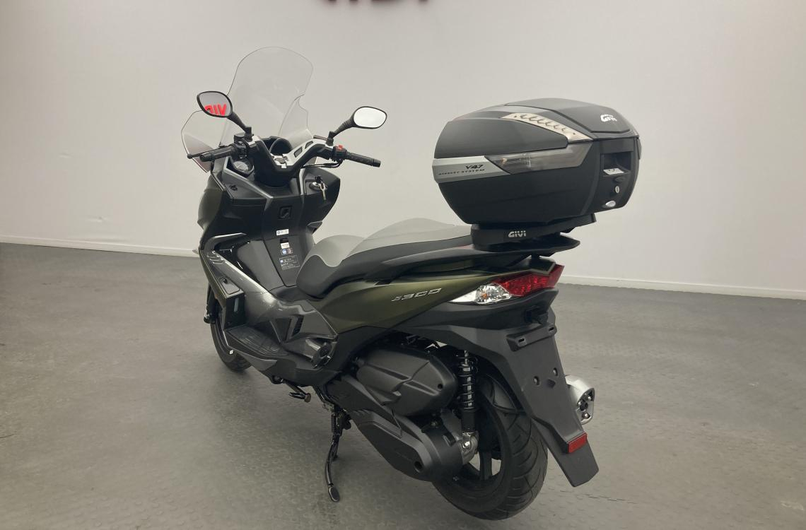 Kawasaki J300