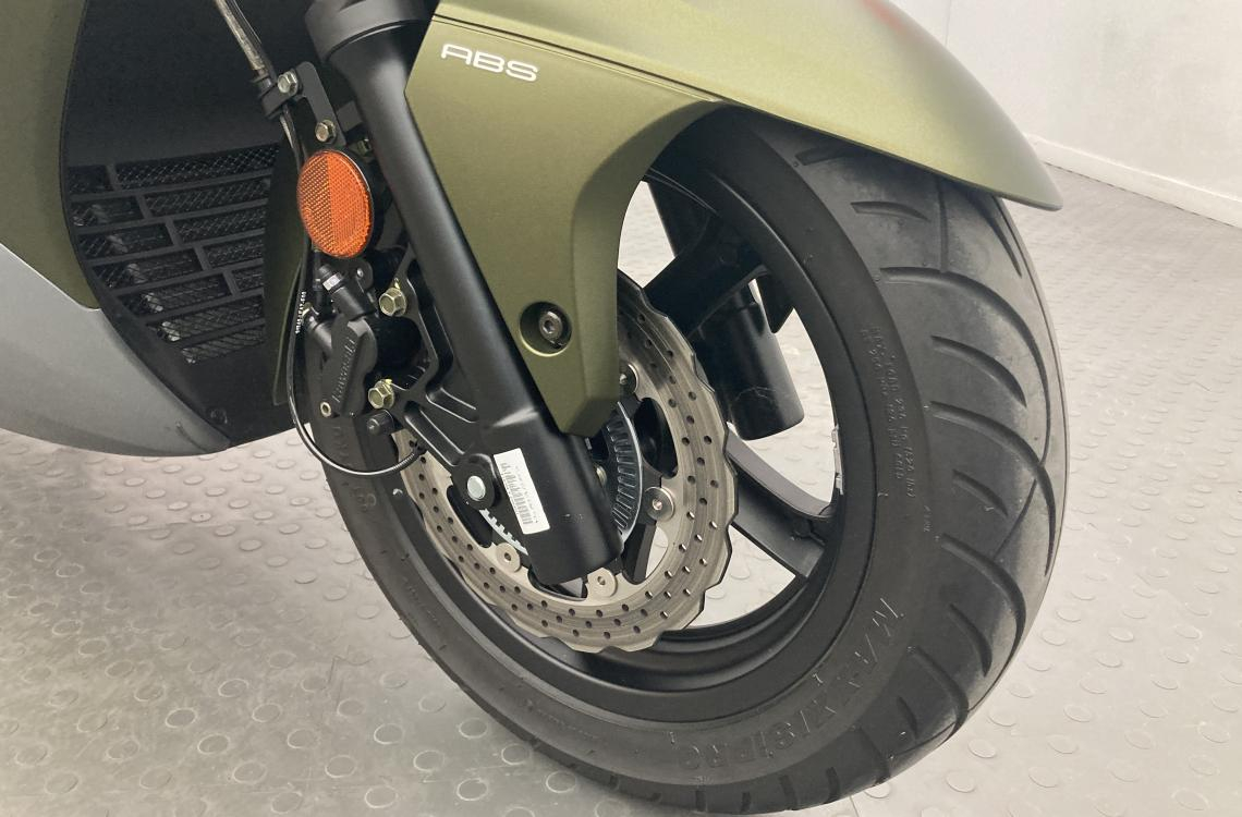 Kawasaki J300