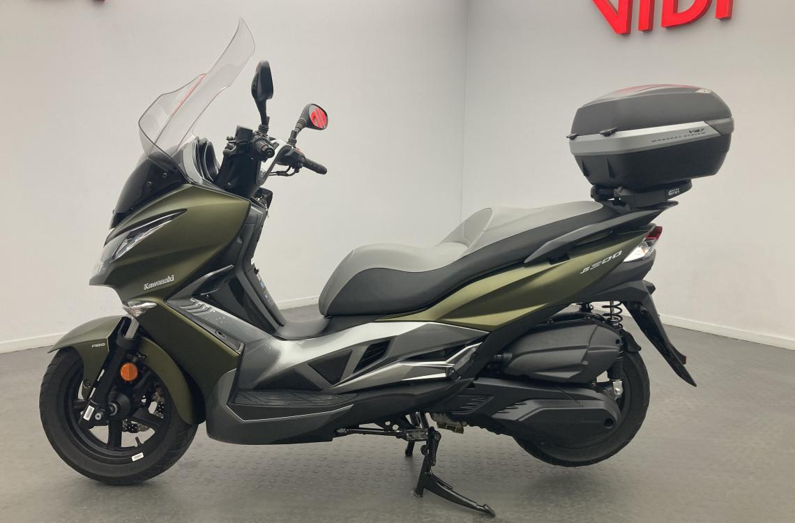 Kawasaki J300